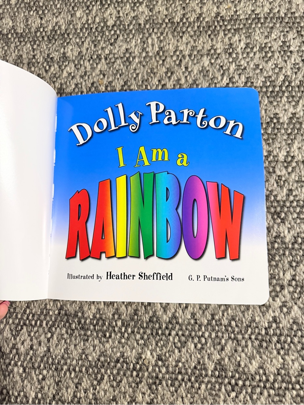 Dolly Parton I Am a Rainbow Kids Board Book - Heather Sheffield